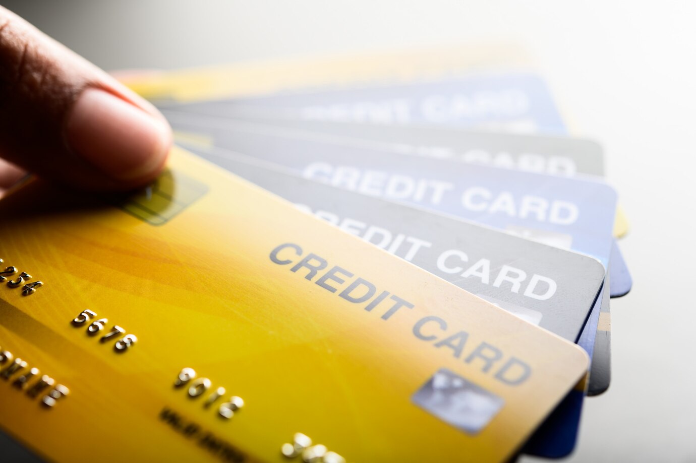 Pros and Cons of Credit Cards: Making Informed Financial Choices in the Philippines